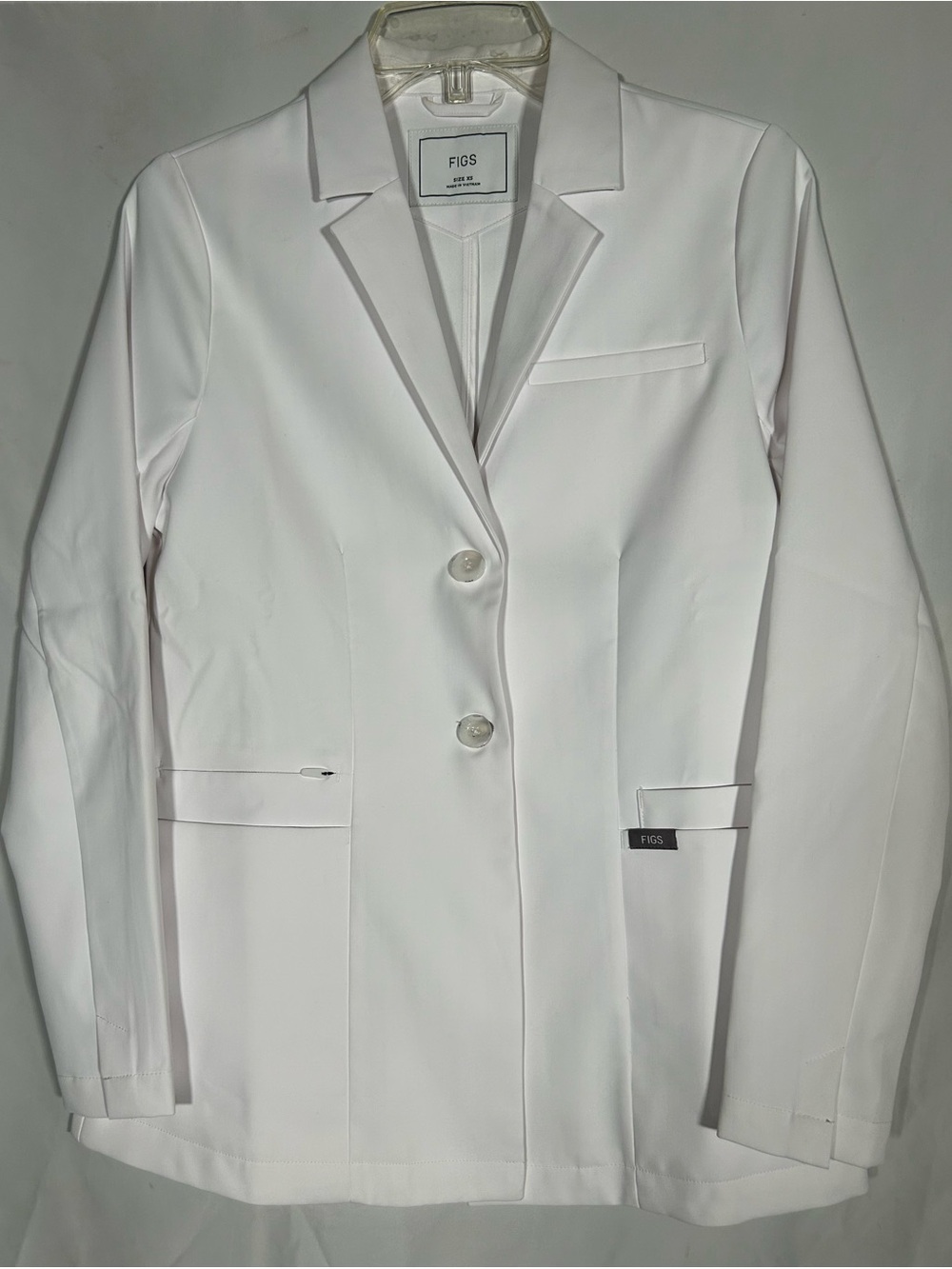 FIGS WHITE BELLEVUE LAB COAT BLAZER 2 BUTTON POCKETS DOCTOR NURSE TECHNICIAN XS